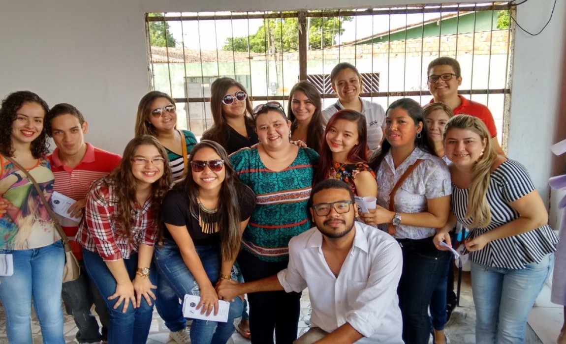 Alunos de Biomedicina participam de aÃ§Ã£o em igreja de Ananindeua