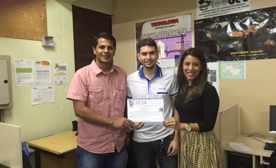 Alunos e professores de Fisioterapia da Esamaz recebem prÃªmio em congresso