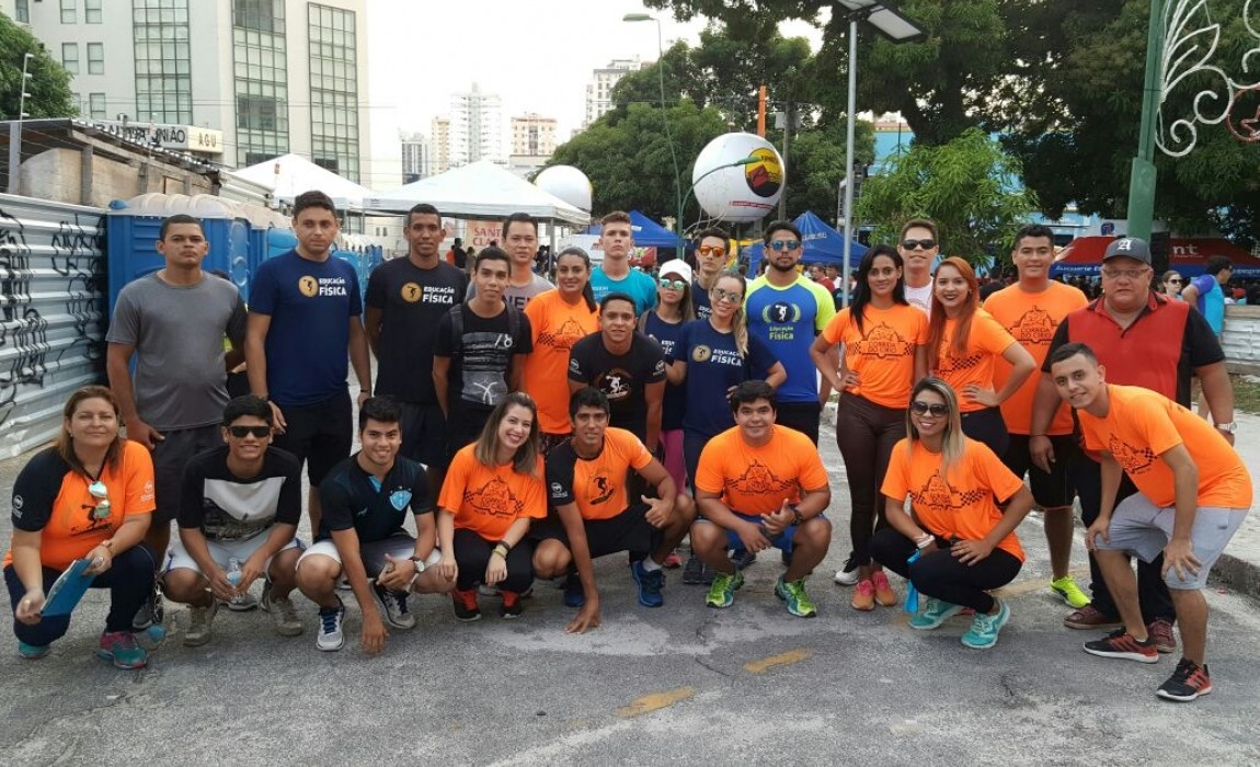 Curso de EducaÃ§Ã£o FÃ­sica comemora participaÃ§Ã£o na Corrida do CÃ­rio