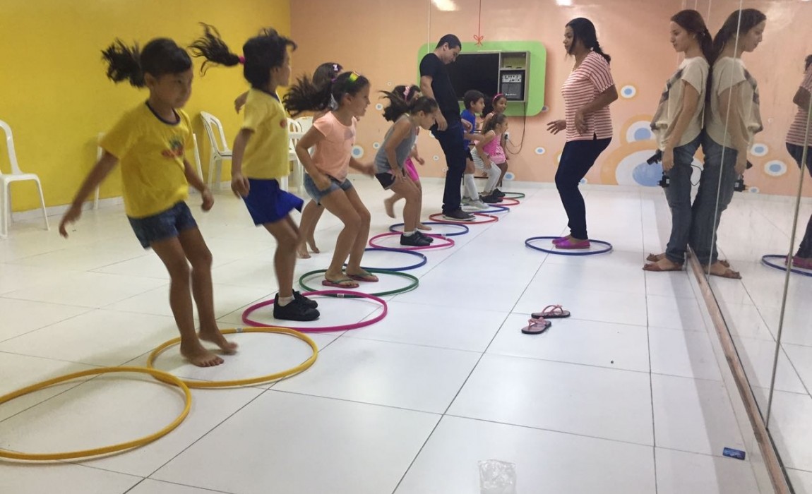 Alunos de Fisioterapia da Esamaz realizam avaliaÃ§Ã£o psicomotora de crianÃ§as em escola de BelÃ©m