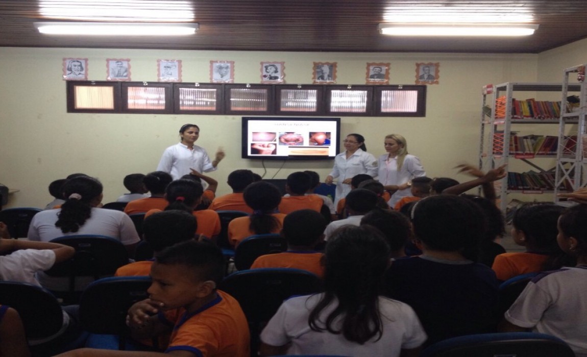 Curso de Enfermagem da Esamaz realiza aÃ§Ã£o em escolas de BelÃ©m