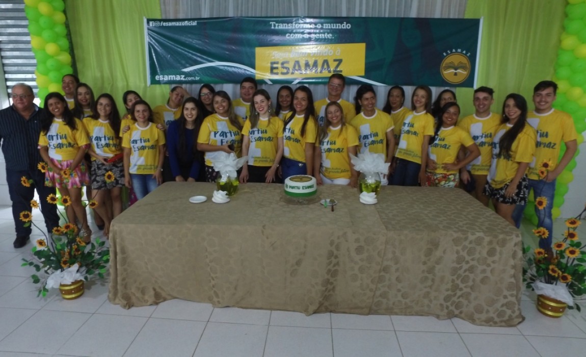 Esamaz recepciona os novos alunos de Odontologia